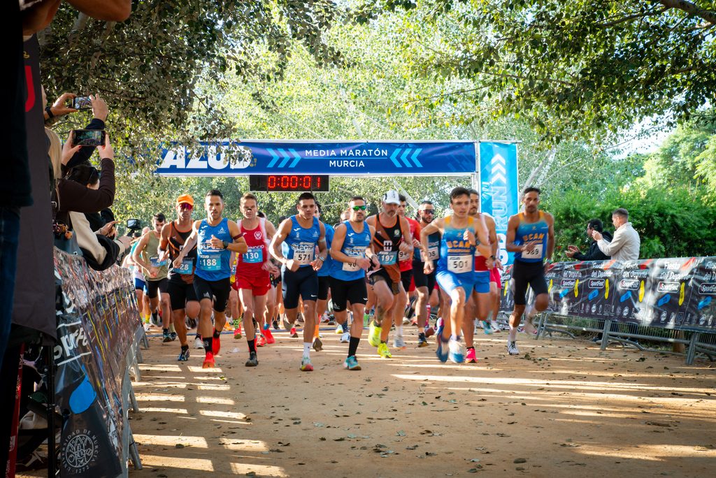 Salida de la Media Maratón AZUD: 21,1 km y 8,5 km